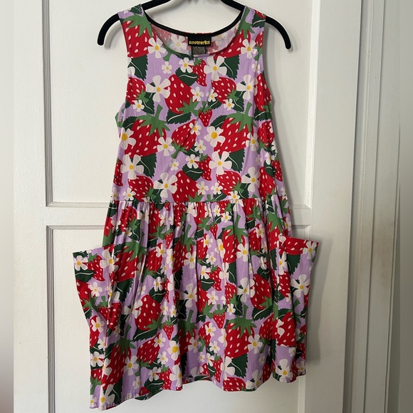 Nooworks Dresses & Skirts - Nooworks Big Pocket Dress in Berries S